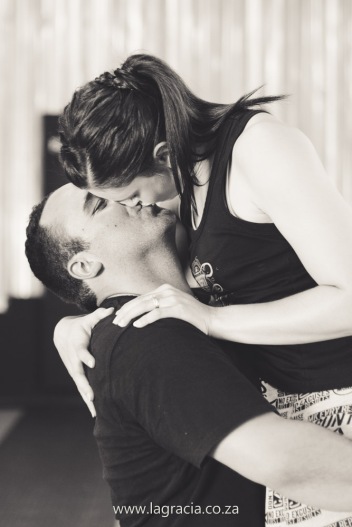 La-Gracia-Couple-Photography-Michiel&Amandi-workout-cuddle-kiss